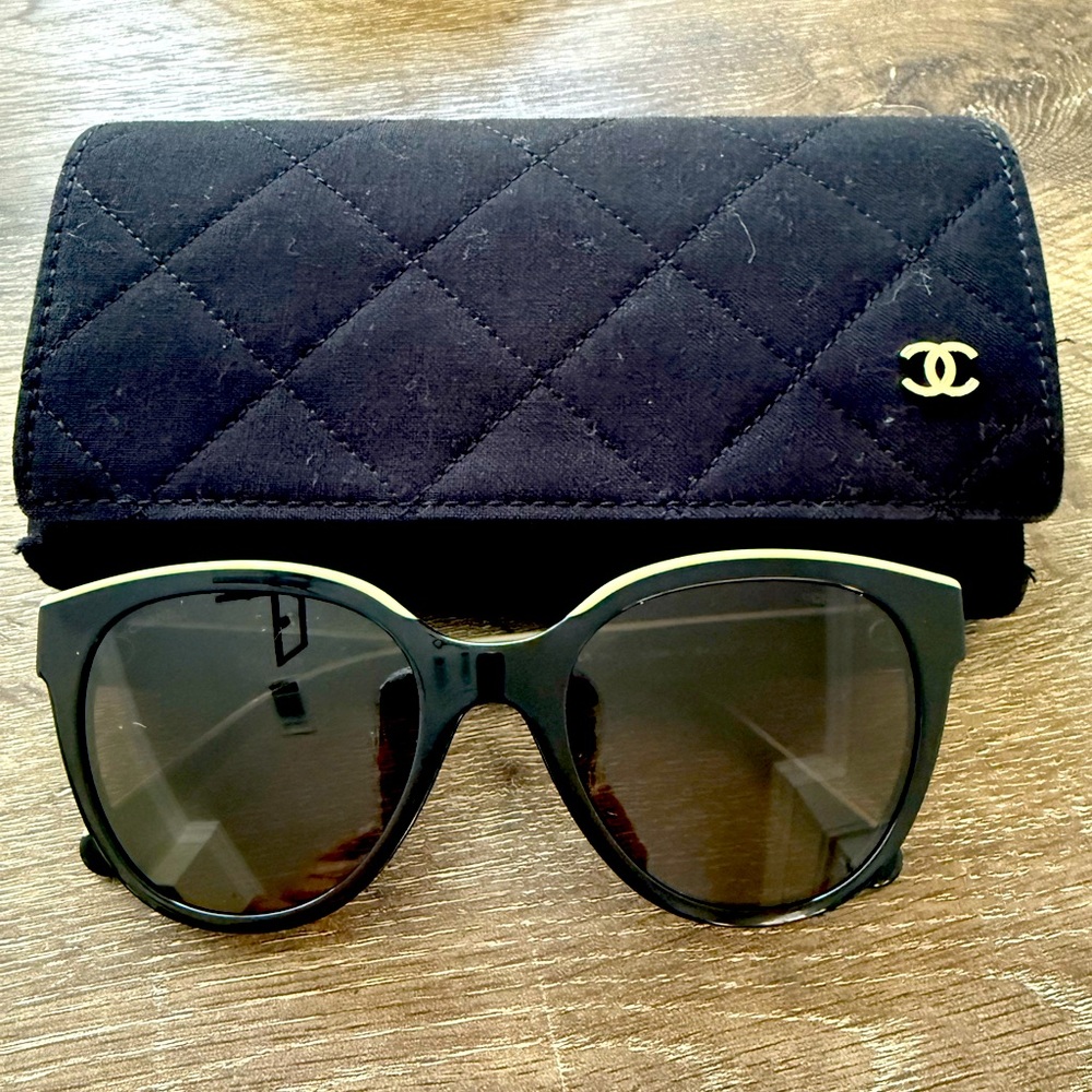 Pre Owned CHANEL Sunglasses